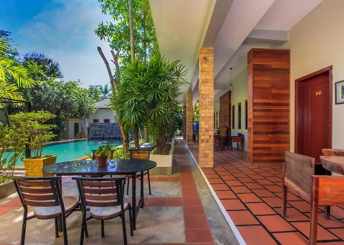 Indra Porak Hotel 4*