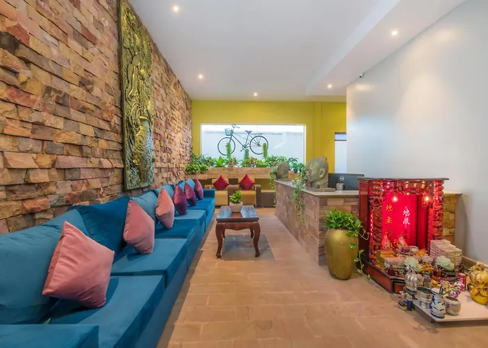 Indra Porak Hotel 4*