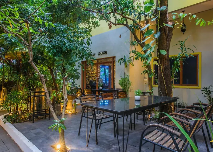 Indra Porak Hotel 4*